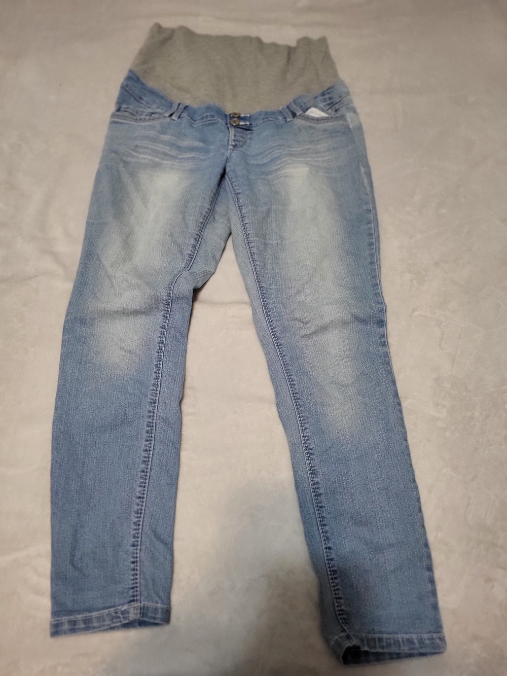 Cozy Light Wash Skinny Maternity Jeans - Size Large Full Panel